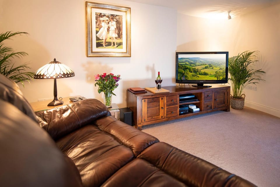 TV and multimedia, Living room, locker