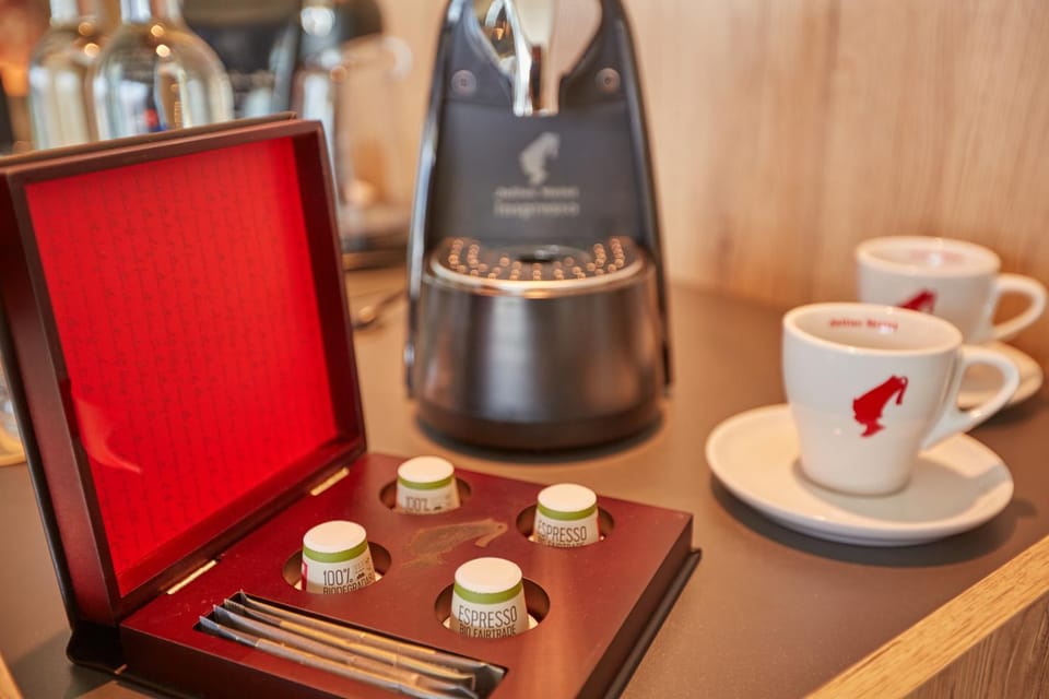 Coffee/tea facilities, View (from property/room)