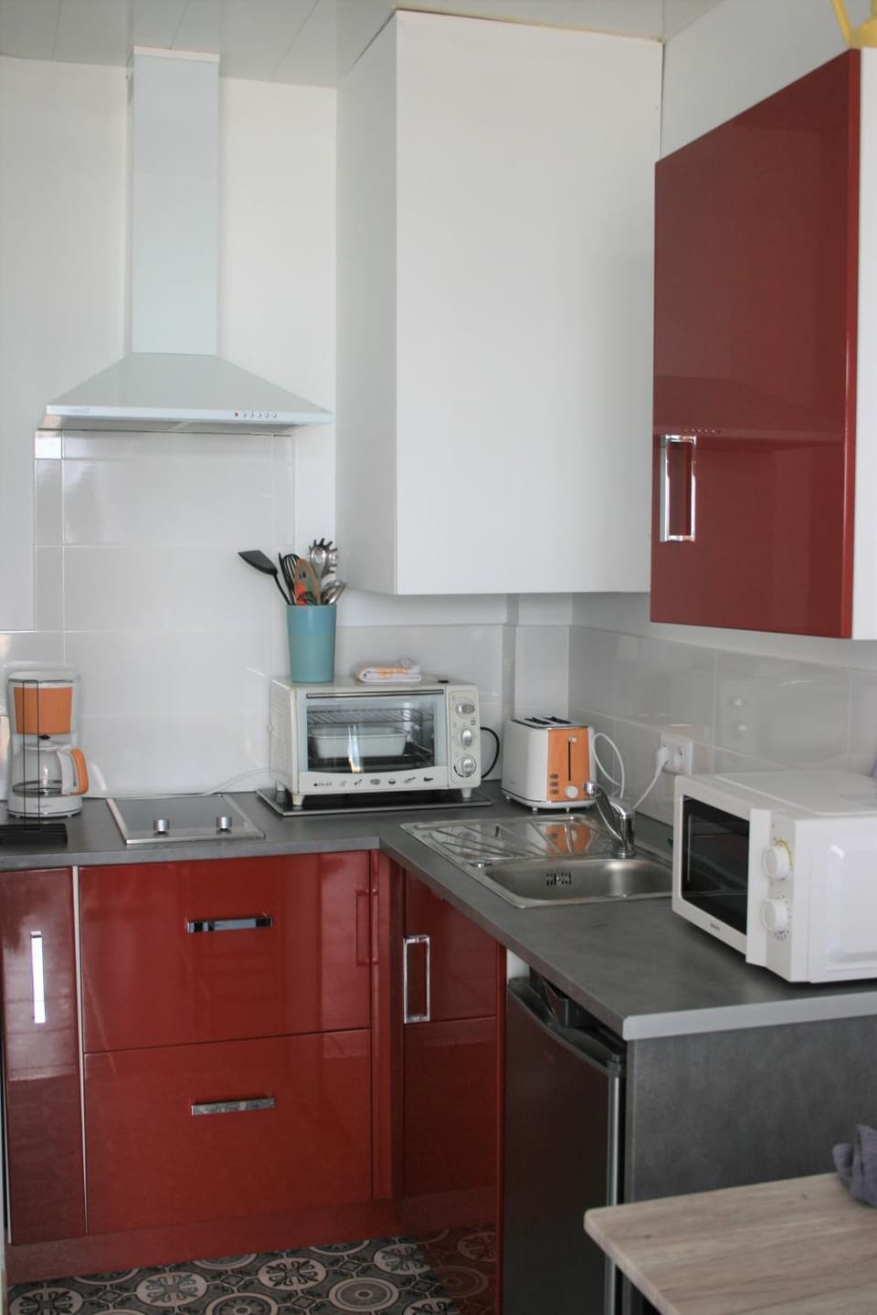 Kitchen or kitchenette