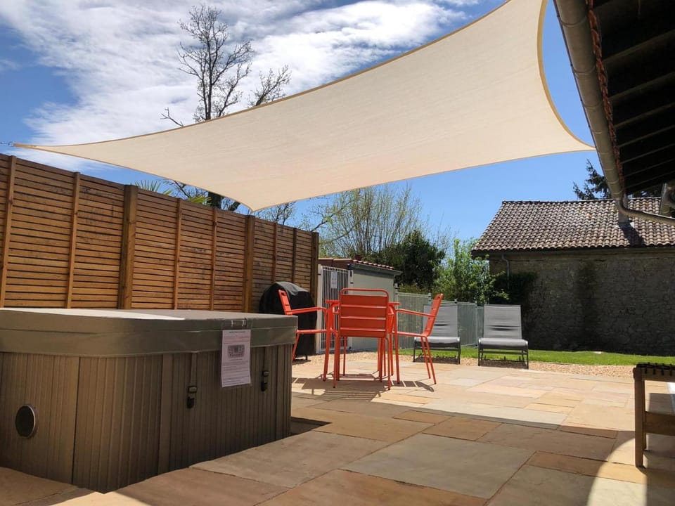 Garden, Hot Tub, Balcony/Terrace, Dining area, Garden view, sunbed