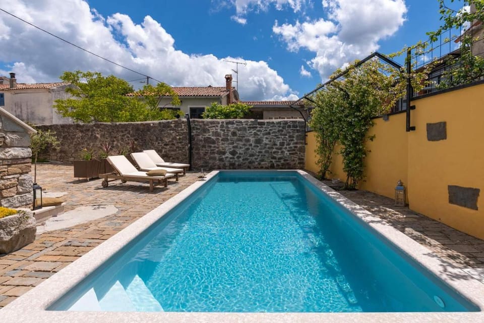 Property building, Pool view, Swimming pool