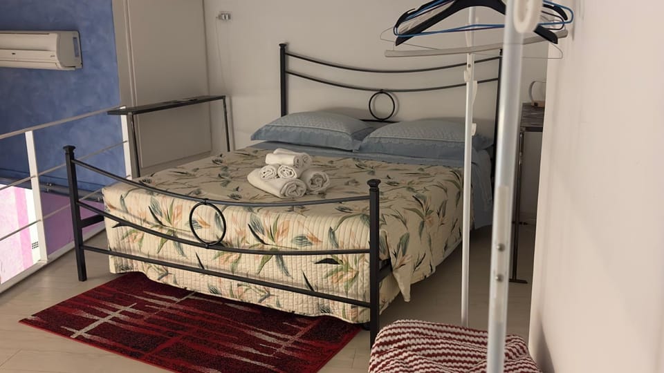 Small mezzanine apartment Colosseo Apartment in Rome