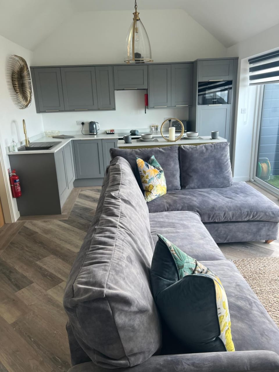 Lounge or bar, kitchen