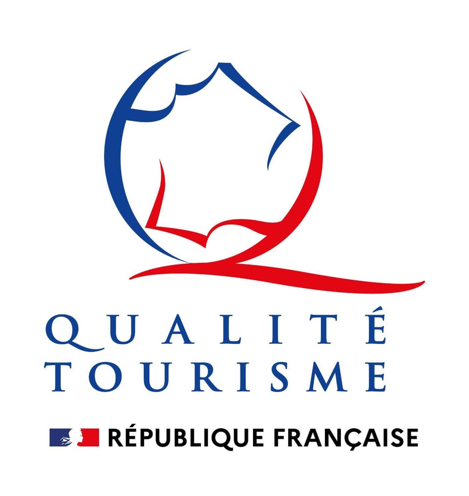 Property building, Patio, Restaurant/places to eat, Garden, Garden, Swimming pool, Breakfast, Parking, internet