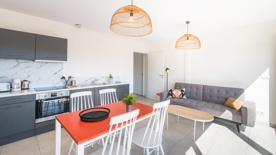 Kitchen or kitchenette, Living room