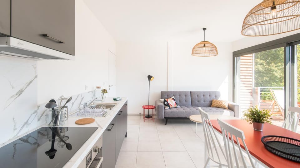 Kitchen or kitchenette, Living room