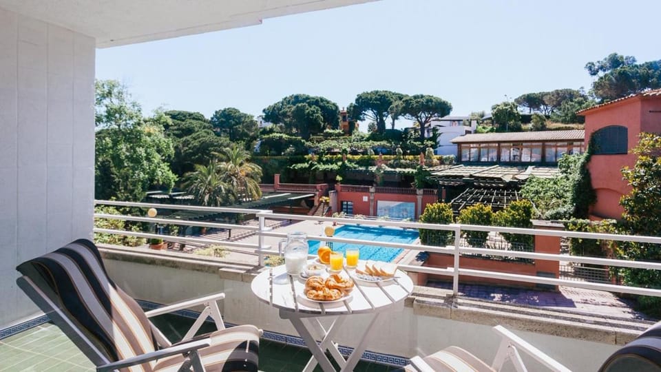 Balcony/Terrace, Pool view