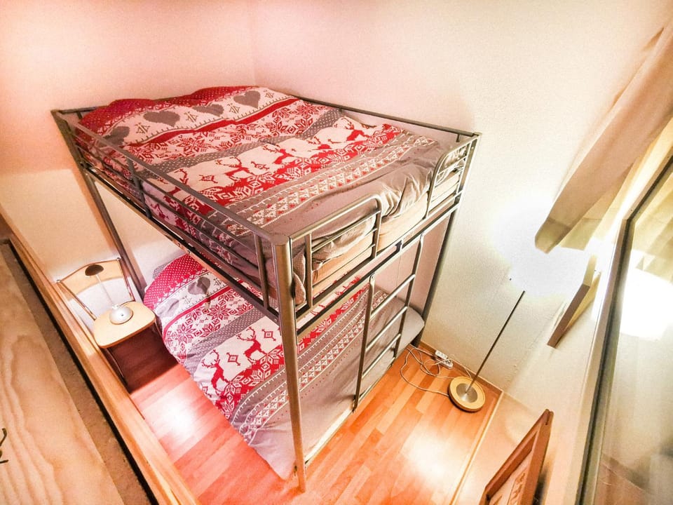 bunk bed