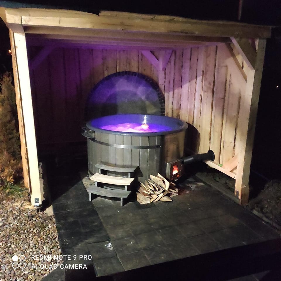 Night, Hot Tub