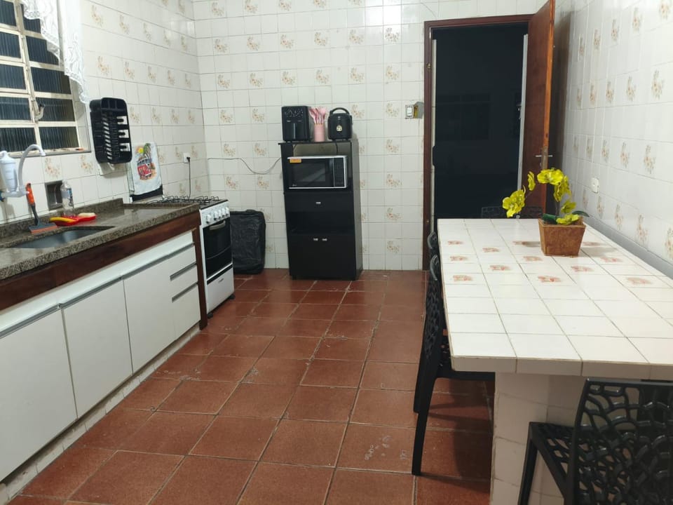 Kitchen or kitchenette, Communal kitchen, kitchen