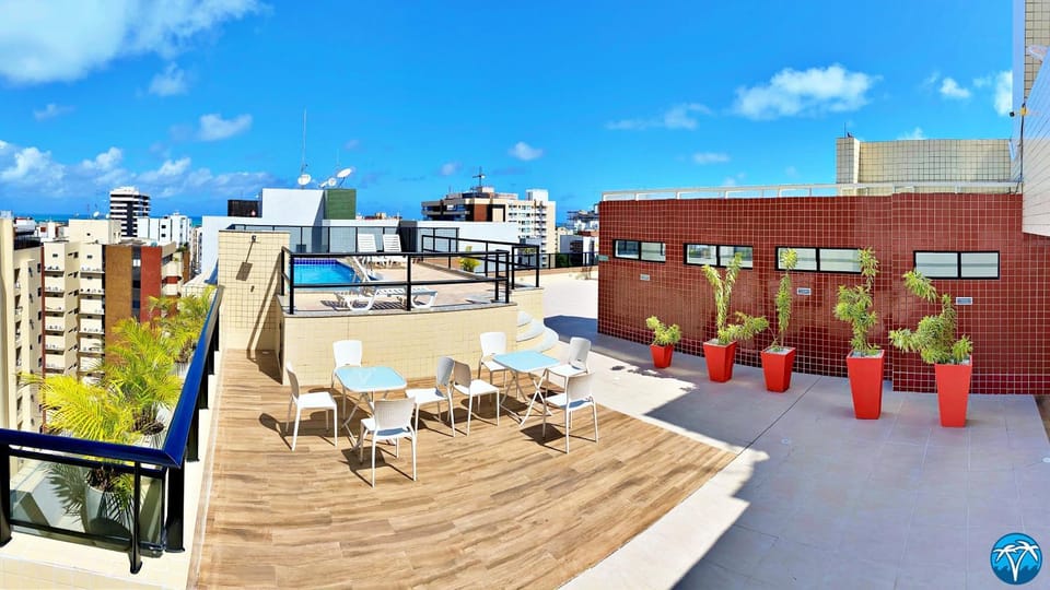 Pool view, Swimming pool, sunbed