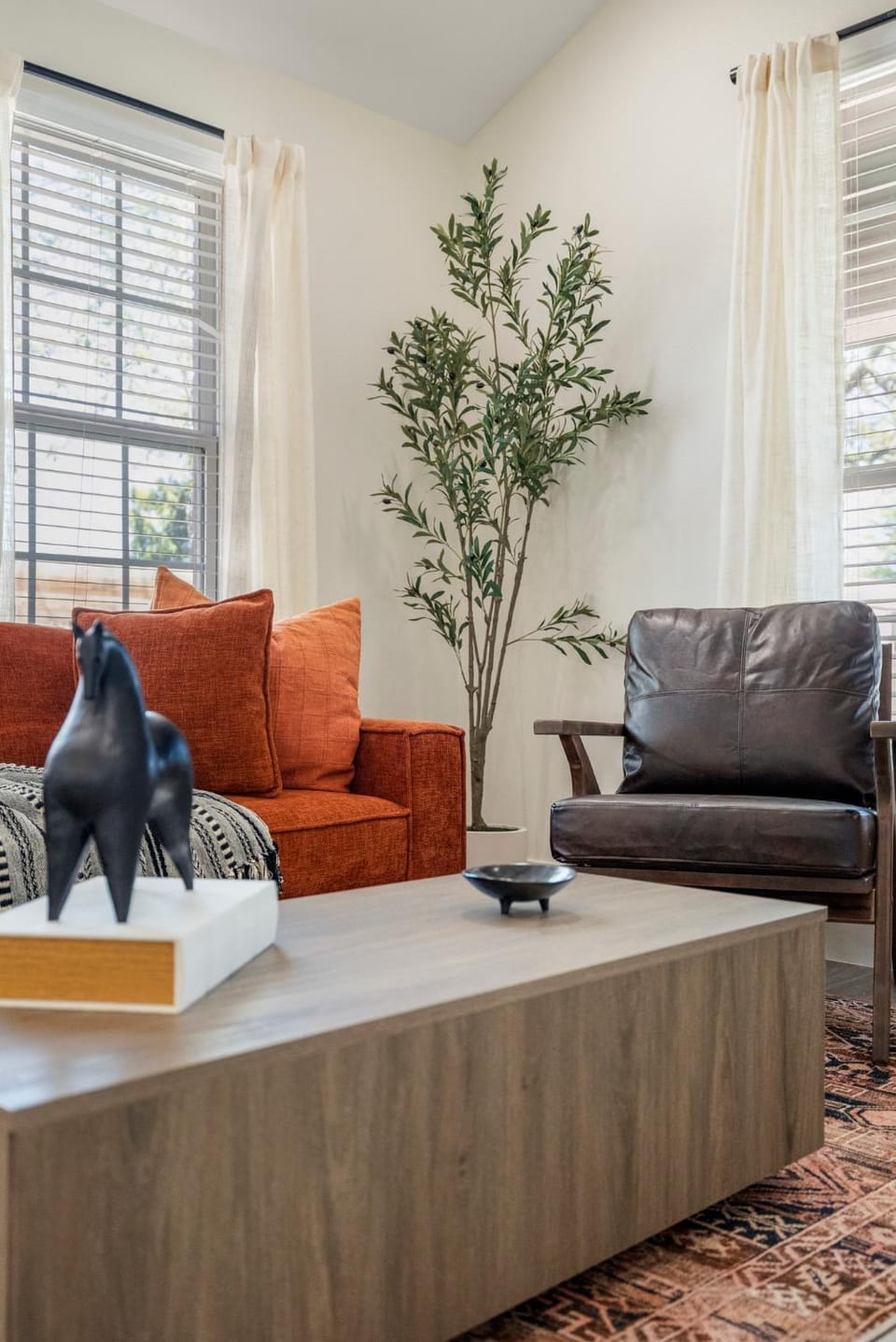 Pythagoras Place at East End Revitalized Villa in Harris County