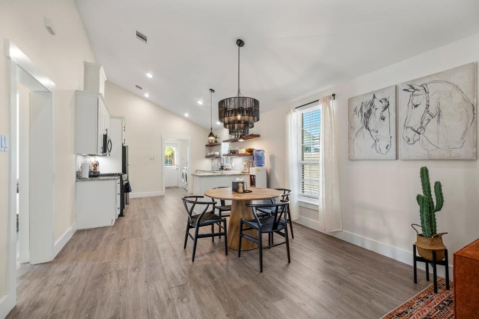Pythagoras Place at East End Revitalized Villa in Harris County