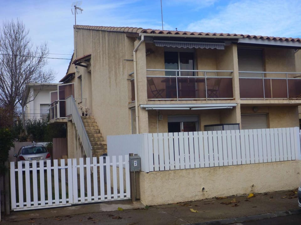 Appartement 6 pers, terrasse, à 2 pas de plage et commerces, parking, option Internet - FR-1-387-153 Apartment in Marseillan