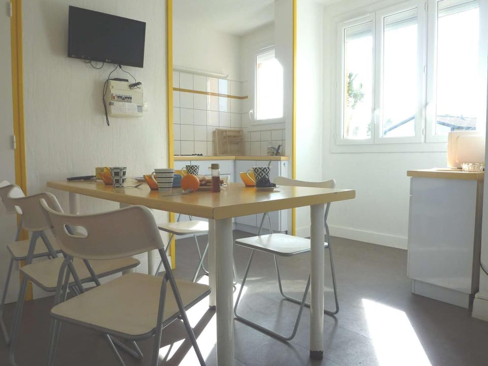 Marseillan Plage : Appartement 6 pers avec Terrasse, Parking et Option Internet - FR-1-387-159 Apartment in Marseillan