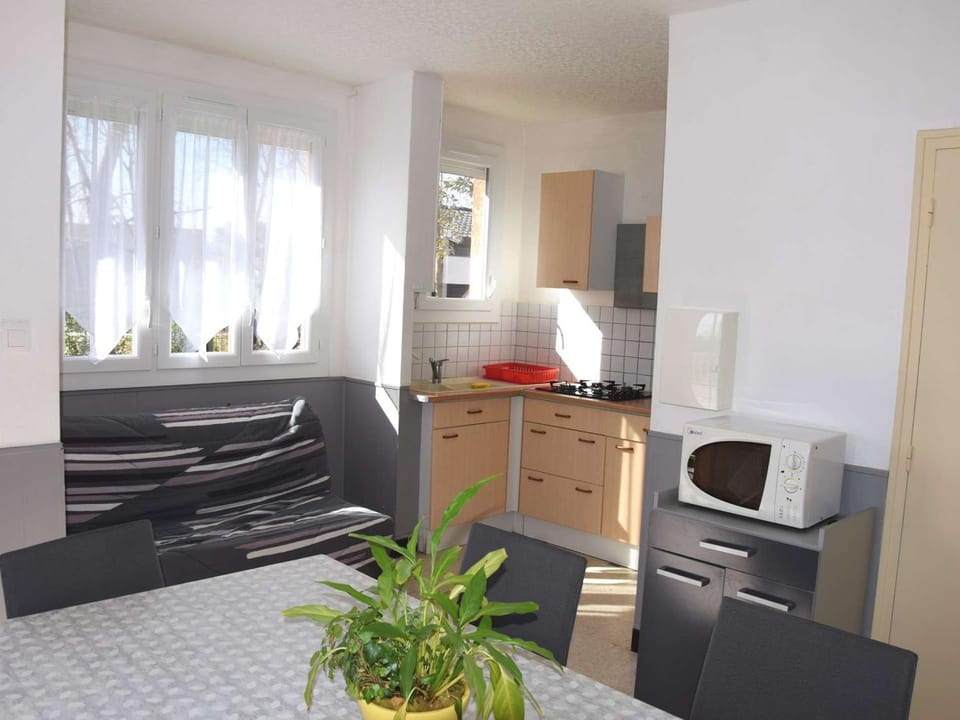 Appartement 6 pers, terrasse, parking, centre Marseillan Plage - FR-1-387-158 Apartment in Marseillan