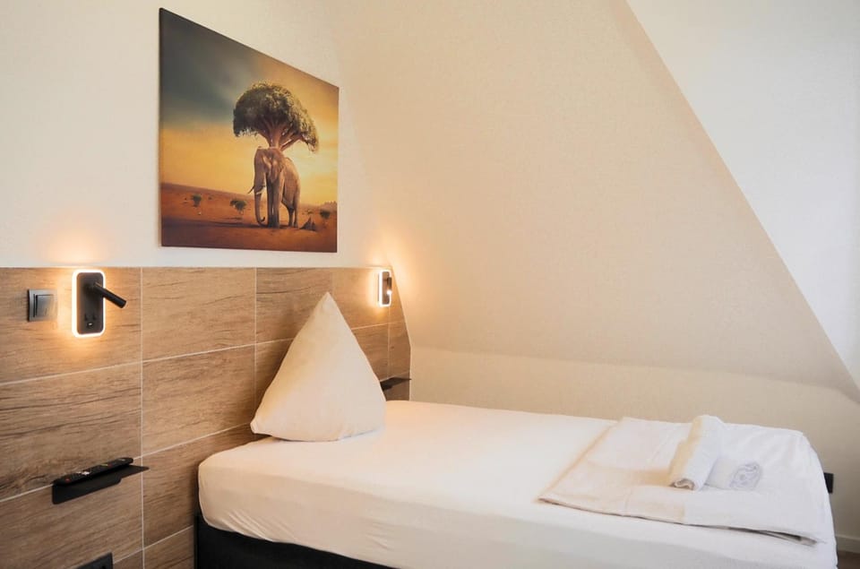 Hotel Gasthaus Krone Bed and Breakfast in Cologne