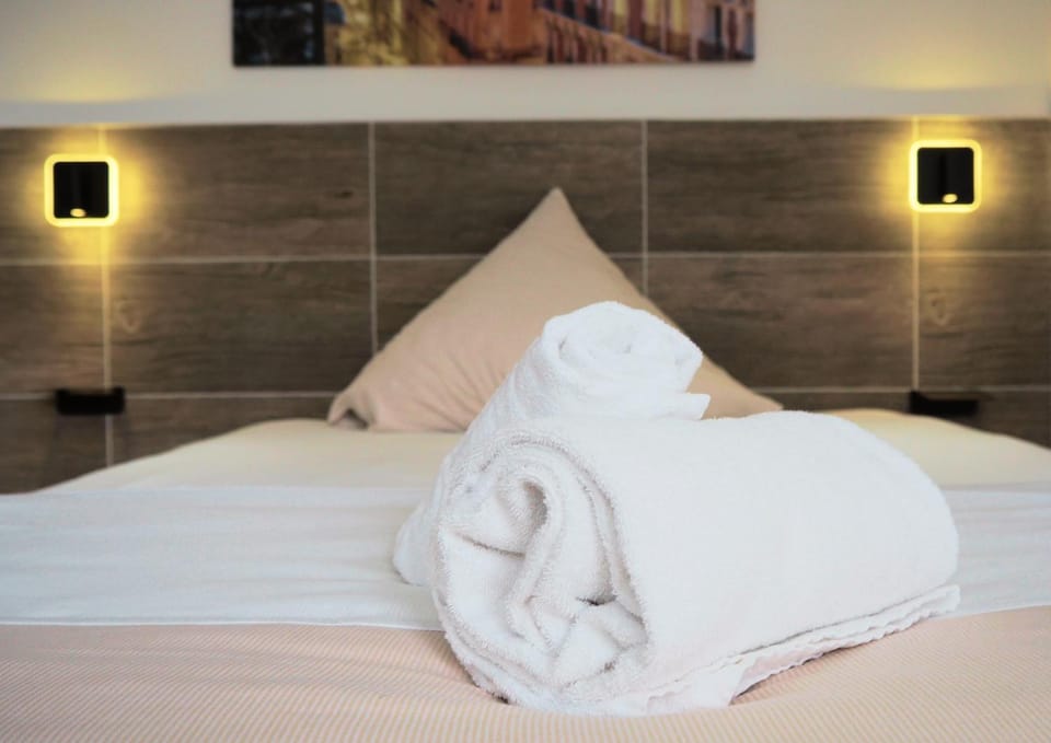 Hotel Gasthaus Krone Bed and Breakfast in Cologne