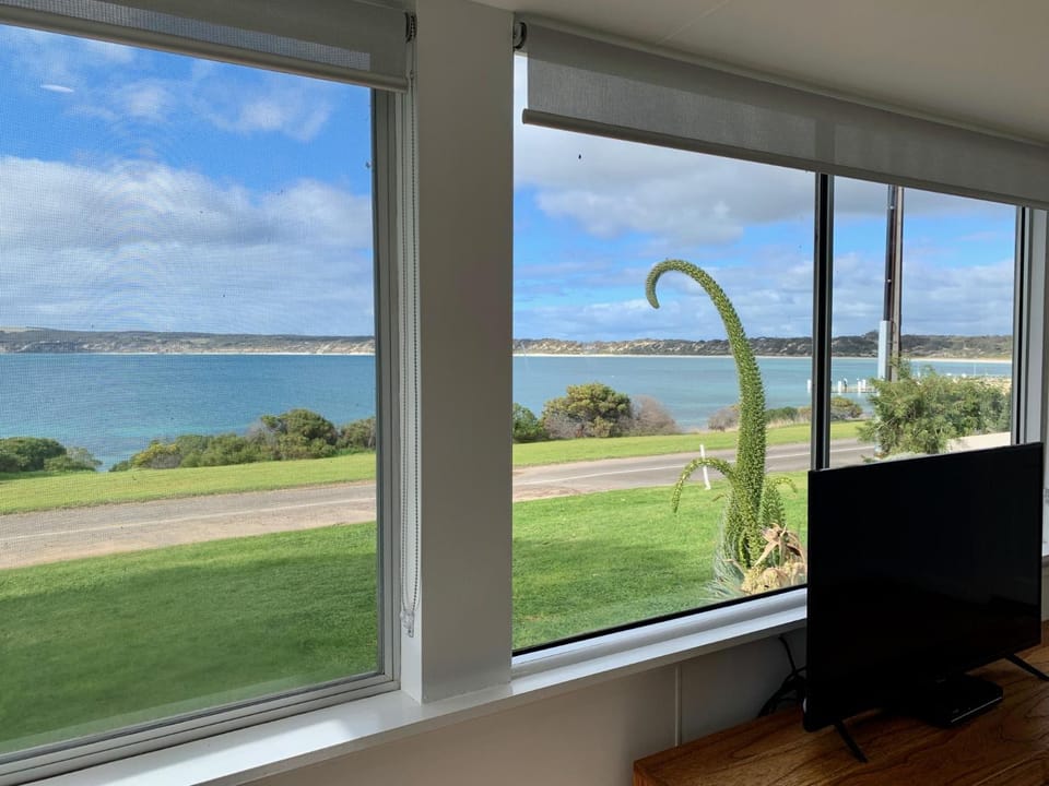 Salty Dog House in Emu Bay