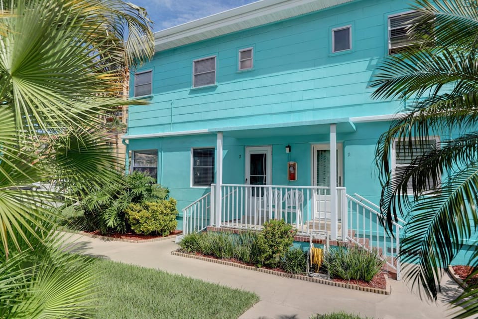 Cute One Bedroom at The Coral Resort apts Apartment in Clearwater Beach
