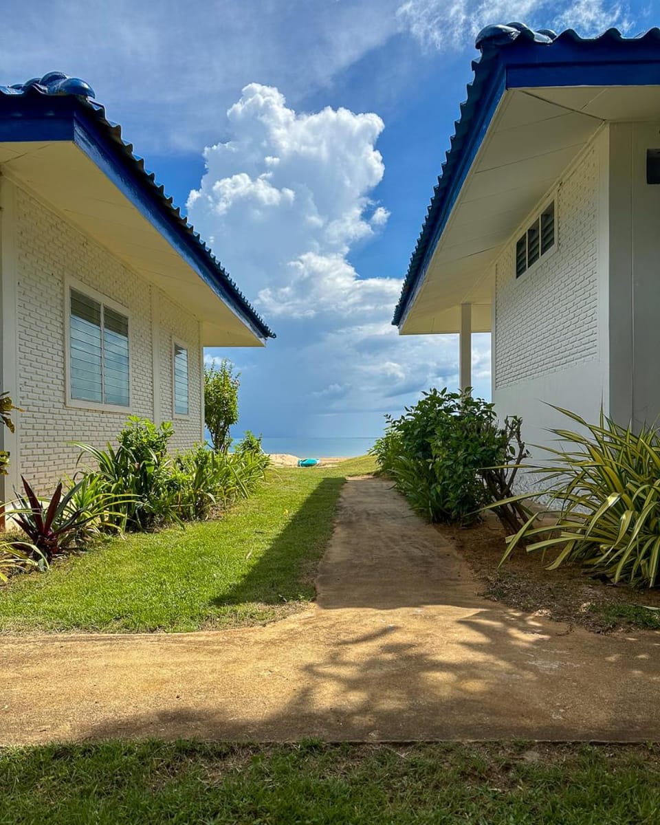Sabai Beach Resort Hotel in Trat Changwat