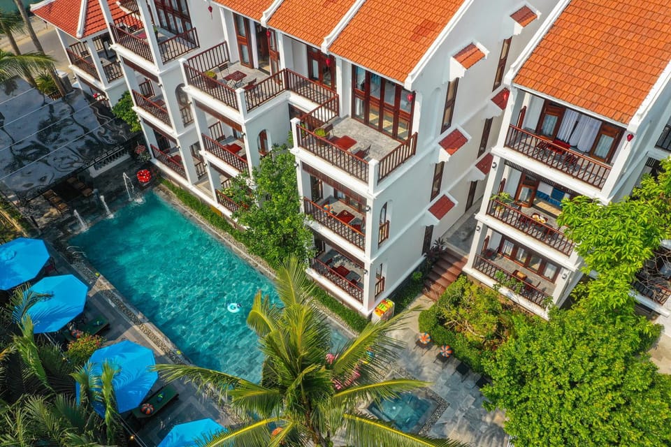 Pool view, Swimming pool