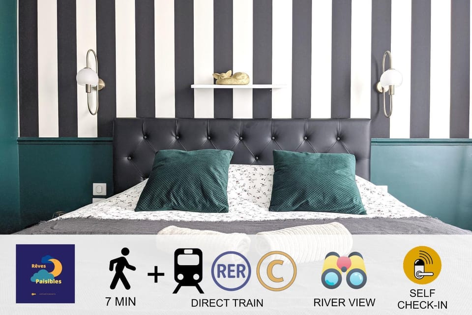 Bed, Property logo or sign, Bedroom