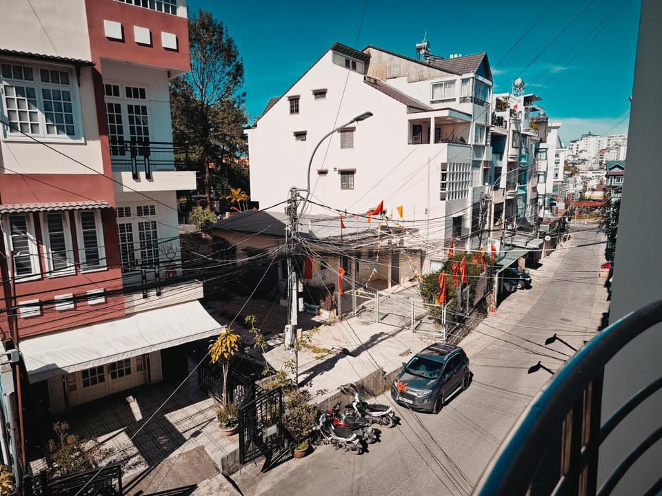 Day, Neighbourhood, Balcony/Terrace, Street view