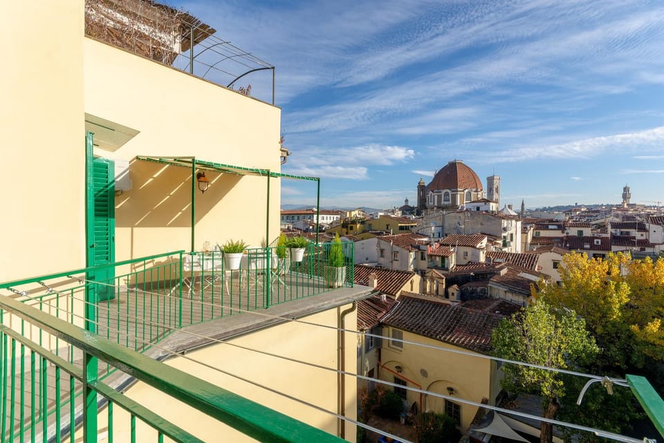 Property building, View (from property/room), Balcony/Terrace, City view
