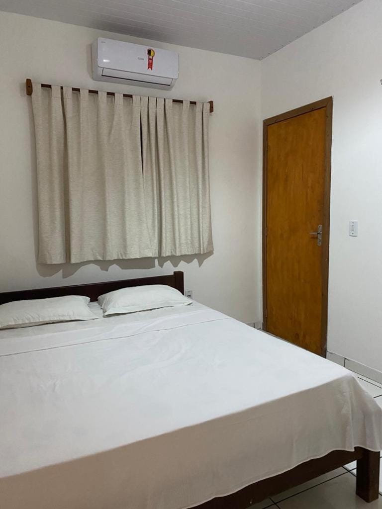Bedroom, air conditioner