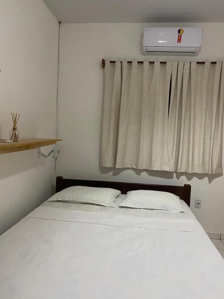 Bedroom, air conditioner