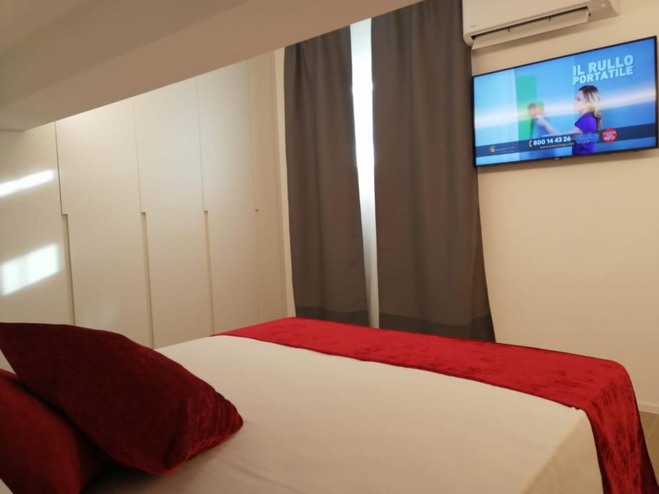 TV and multimedia, Photo of the whole room, Bedroom
