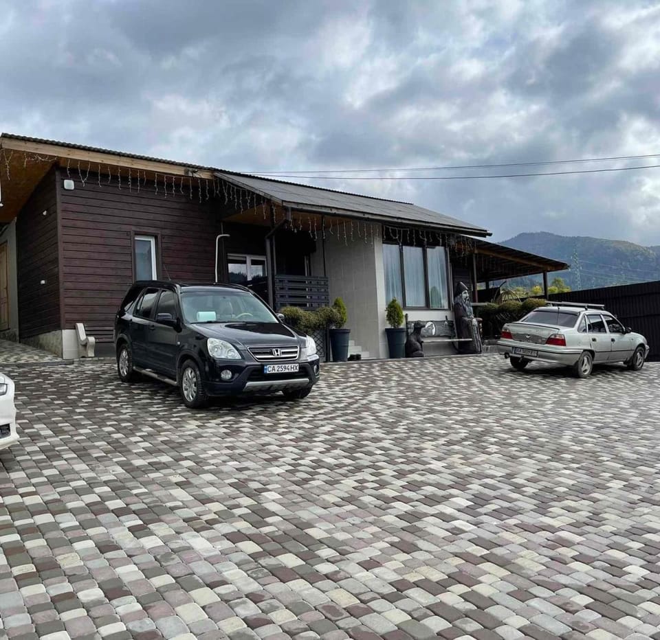 Property building, Day, Natural landscape, Parking