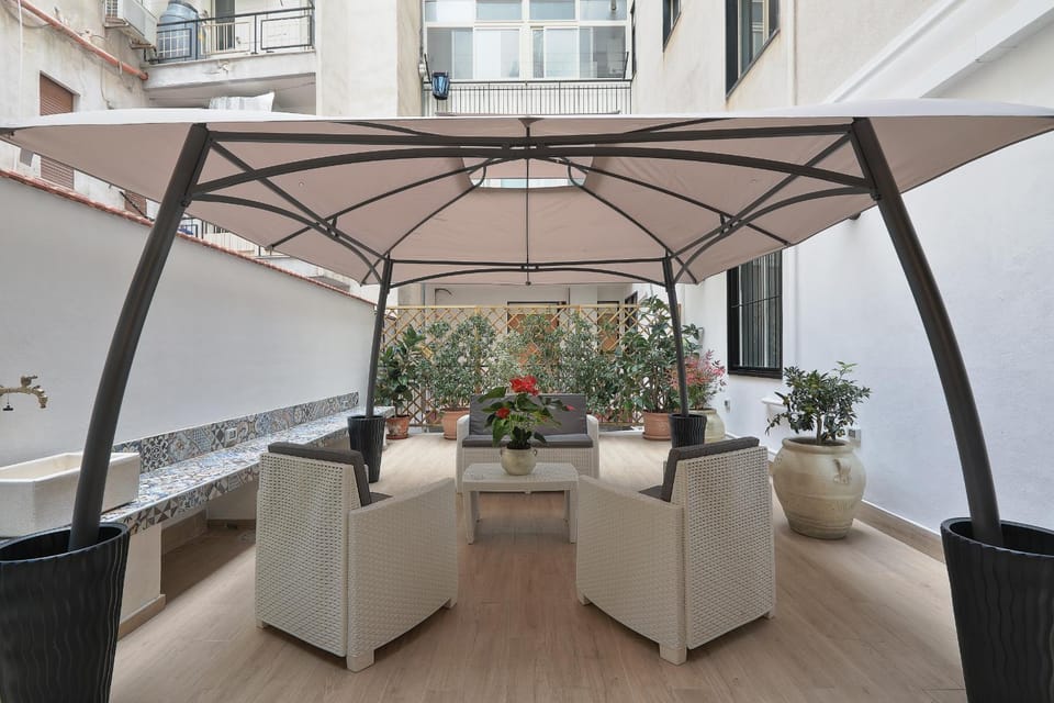 Balcony/Terrace, Internal: Not applicable to any particular room