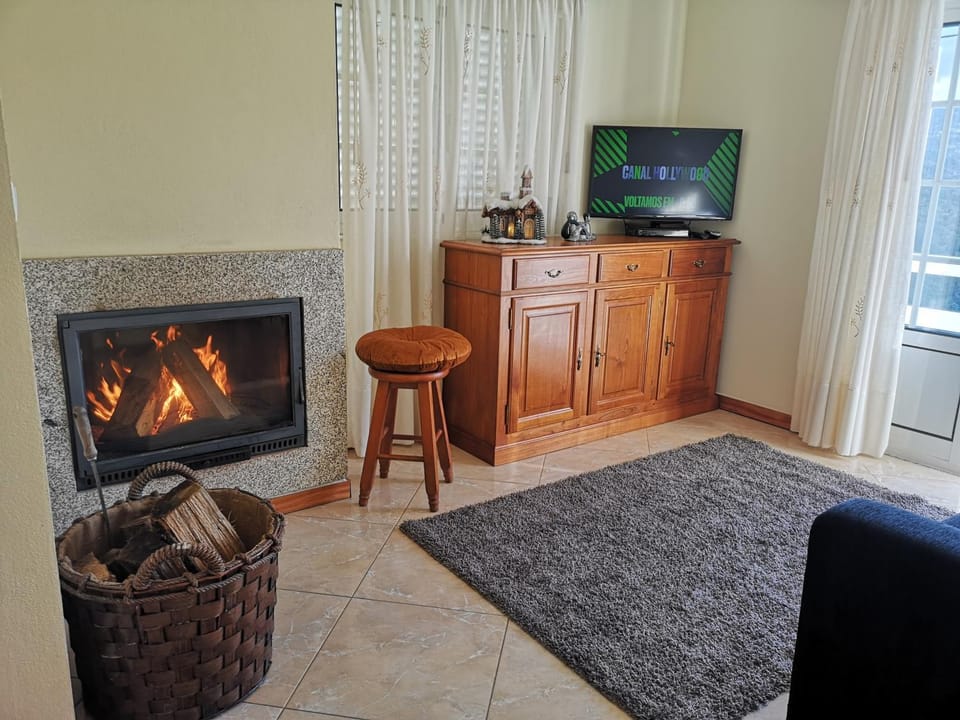 Communal lounge/ TV room, TV and multimedia, Living room