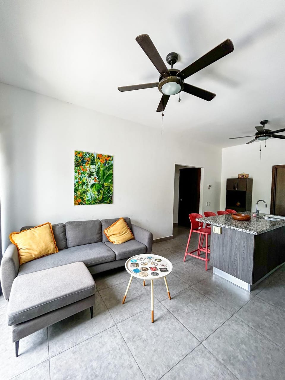2BR Condominium in Downtown Jaco Apartment in Jaco