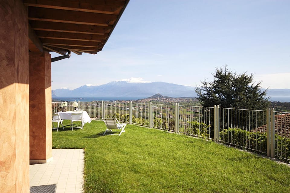 Garden, Garden view, Lake view, Landmark view, Mountain view, Inner courtyard view