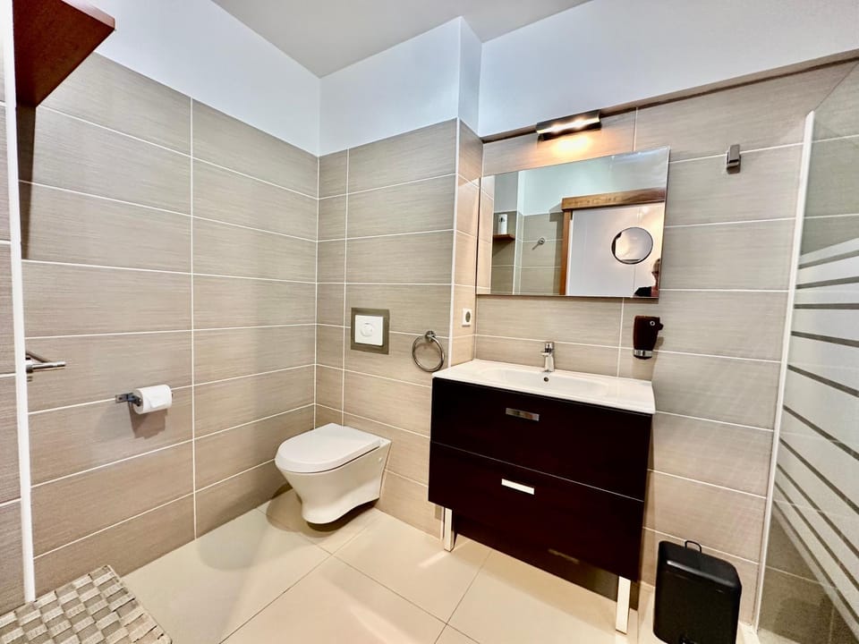 Shower, Toilet, Bathroom