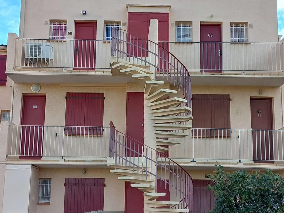 Charmant duplex rénové, climatisation, parking sécurisé - FR-1-387-162 Apartment in Marseillan