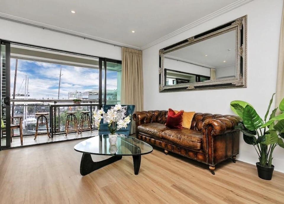 View (from property/room), Balcony/Terrace, Living room, Seating area