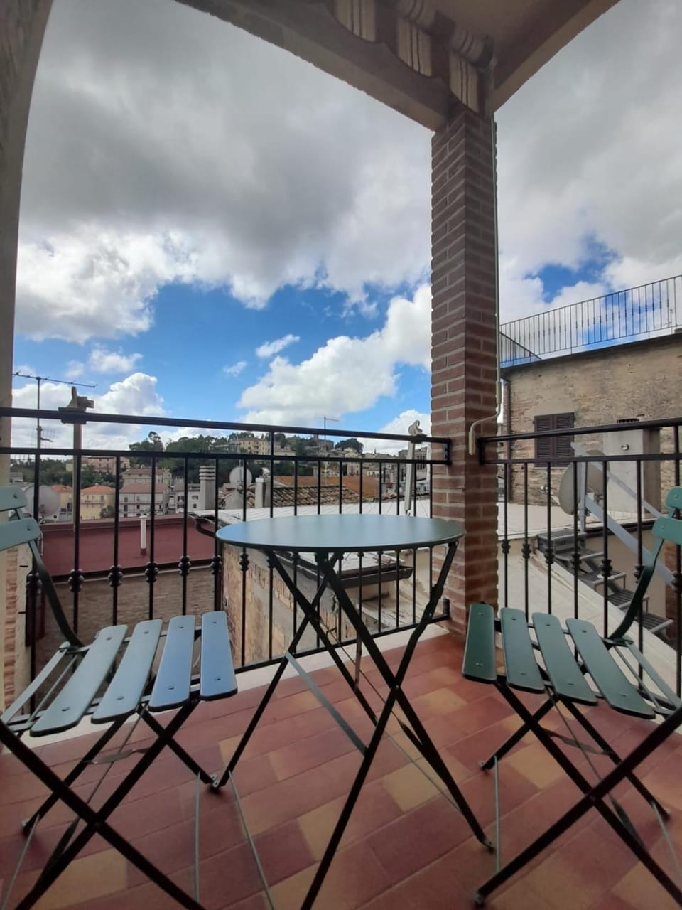 Balcony/Terrace, City view