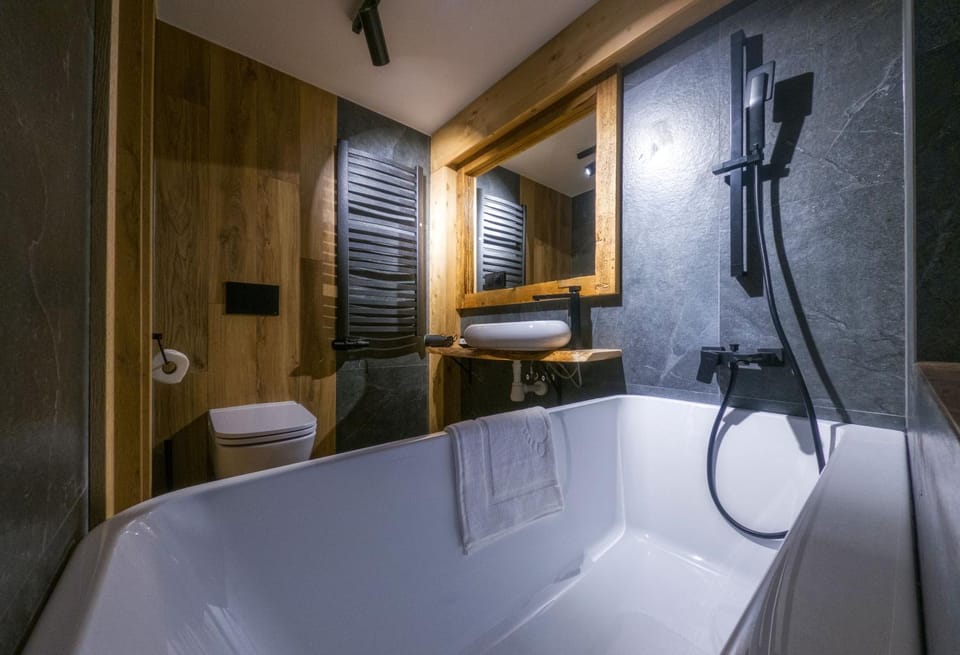 Bathroom, Bath
