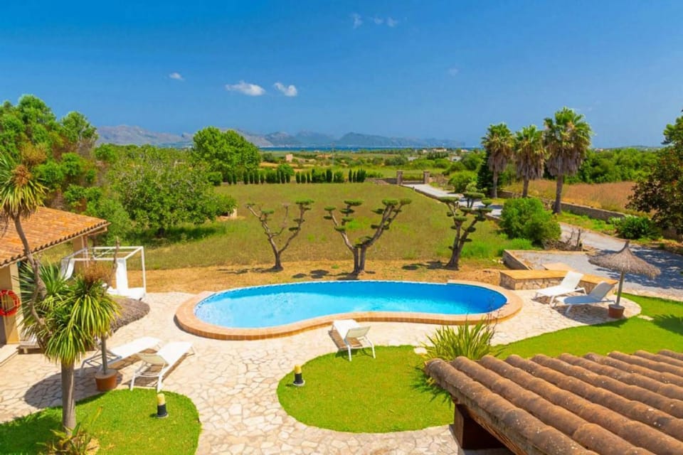 Off site, Natural landscape, Garden, Swimming pool, sunbed