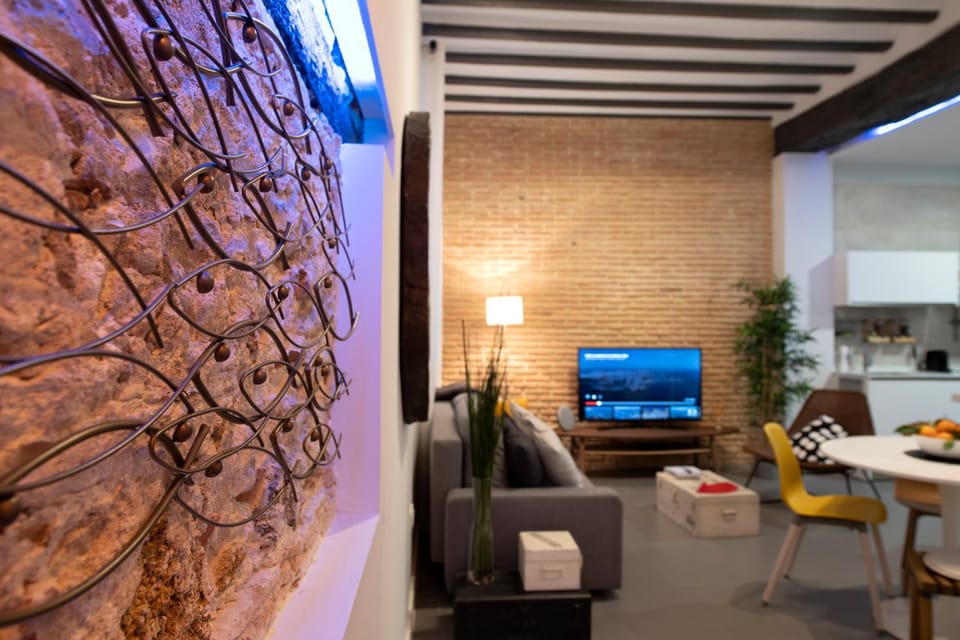 TV and multimedia, Decorative detail