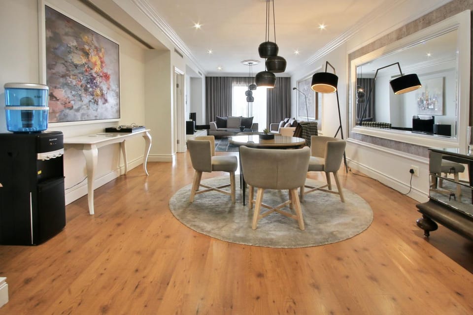 Cape Royale 2 Bedroom Luxury Apartment with Views Apartment in Cape Town