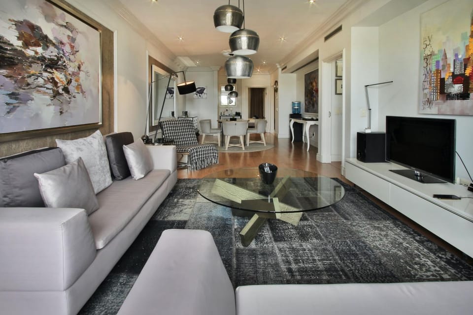 Cape Royale 2 Bedroom Luxury Apartment with Views Apartment in Cape Town