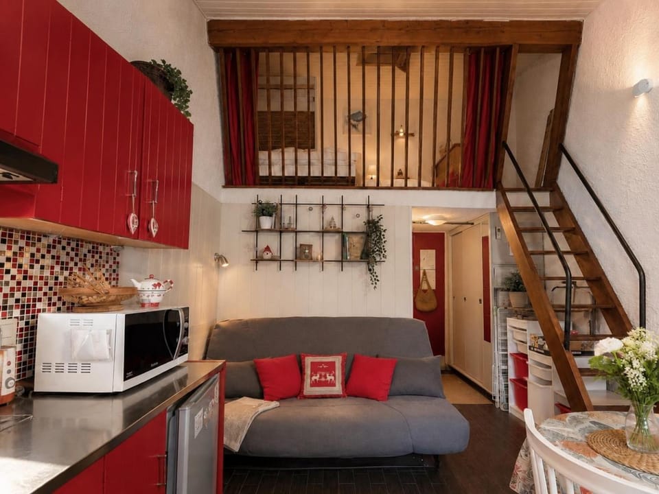 Cocooning Auvergnat Apartment in Auvergne-Rhône-Alpes