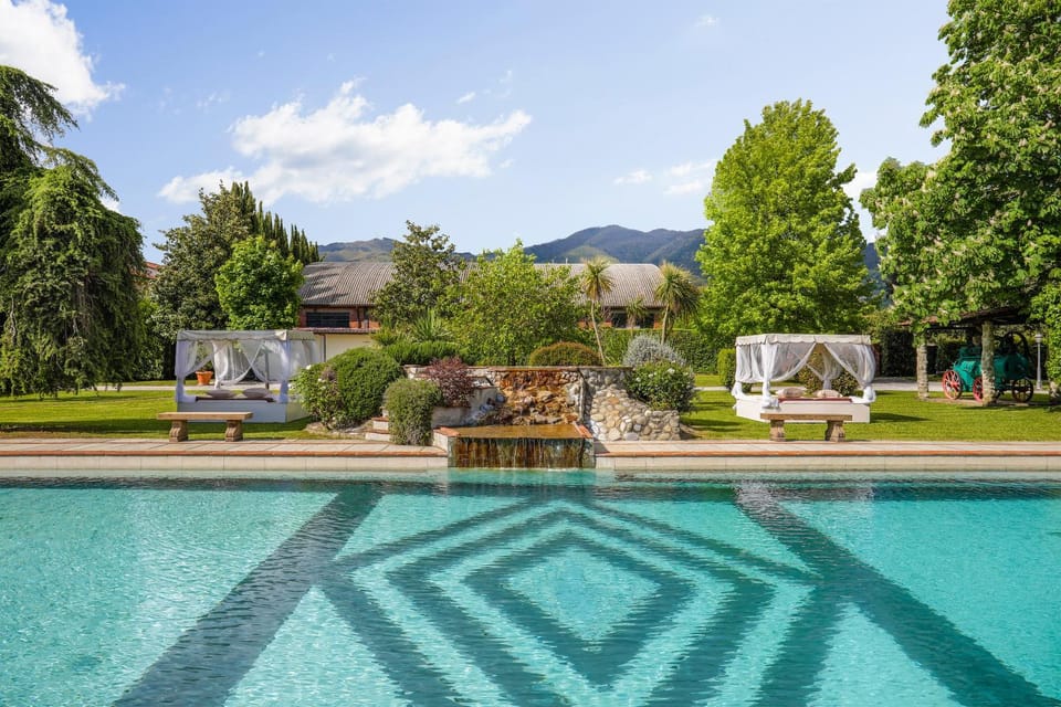 Natural landscape, Garden, Garden view, Mountain view, Pool view, Swimming pool, sunbed
