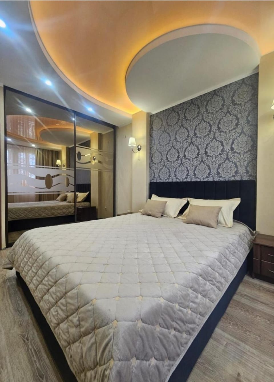 Bed, Kitchen or kitchenette, Photo of the whole room, Bedroom