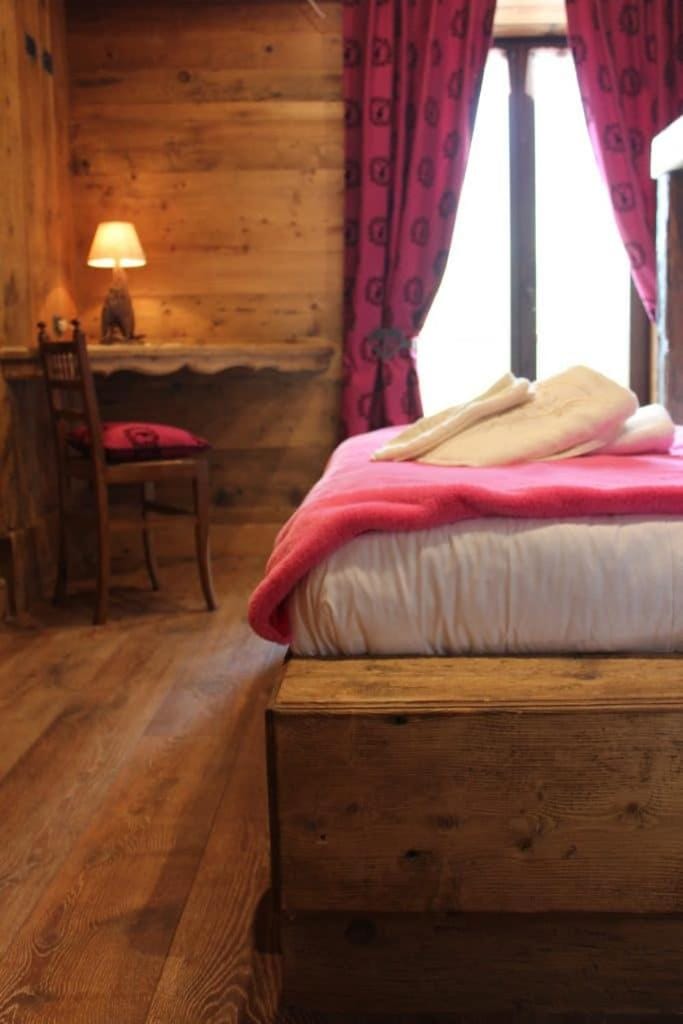 FORESCH HUS CHAMBRES D'HOTES Bed and Breakfast in Aosta Valley, Italy